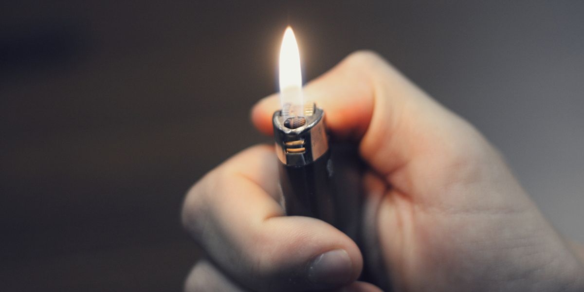 Briquet au butane (gaz) ou briquet essence : Lequel choisir ?